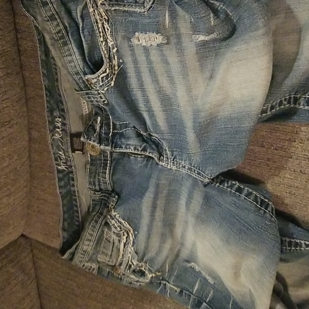 Ariya Jean's